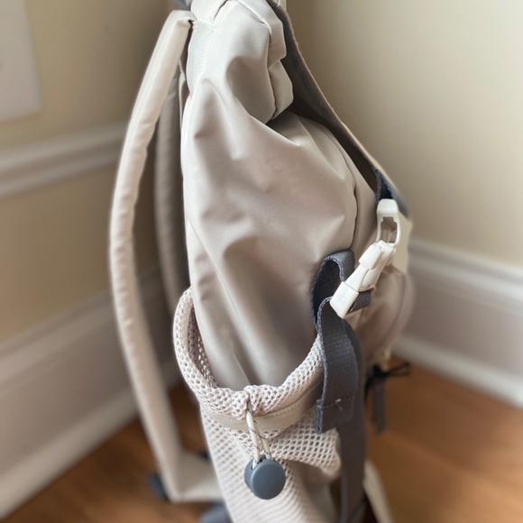 ๐ NEW Adidas Saturday Backpack (Beige)! - Picture 4 of 5